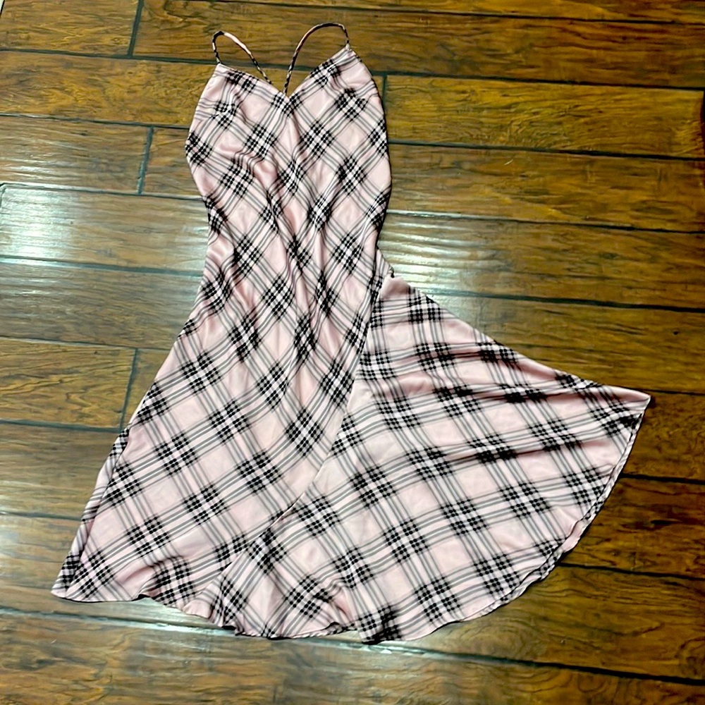 Victoria’s Secret Long Pink Slip